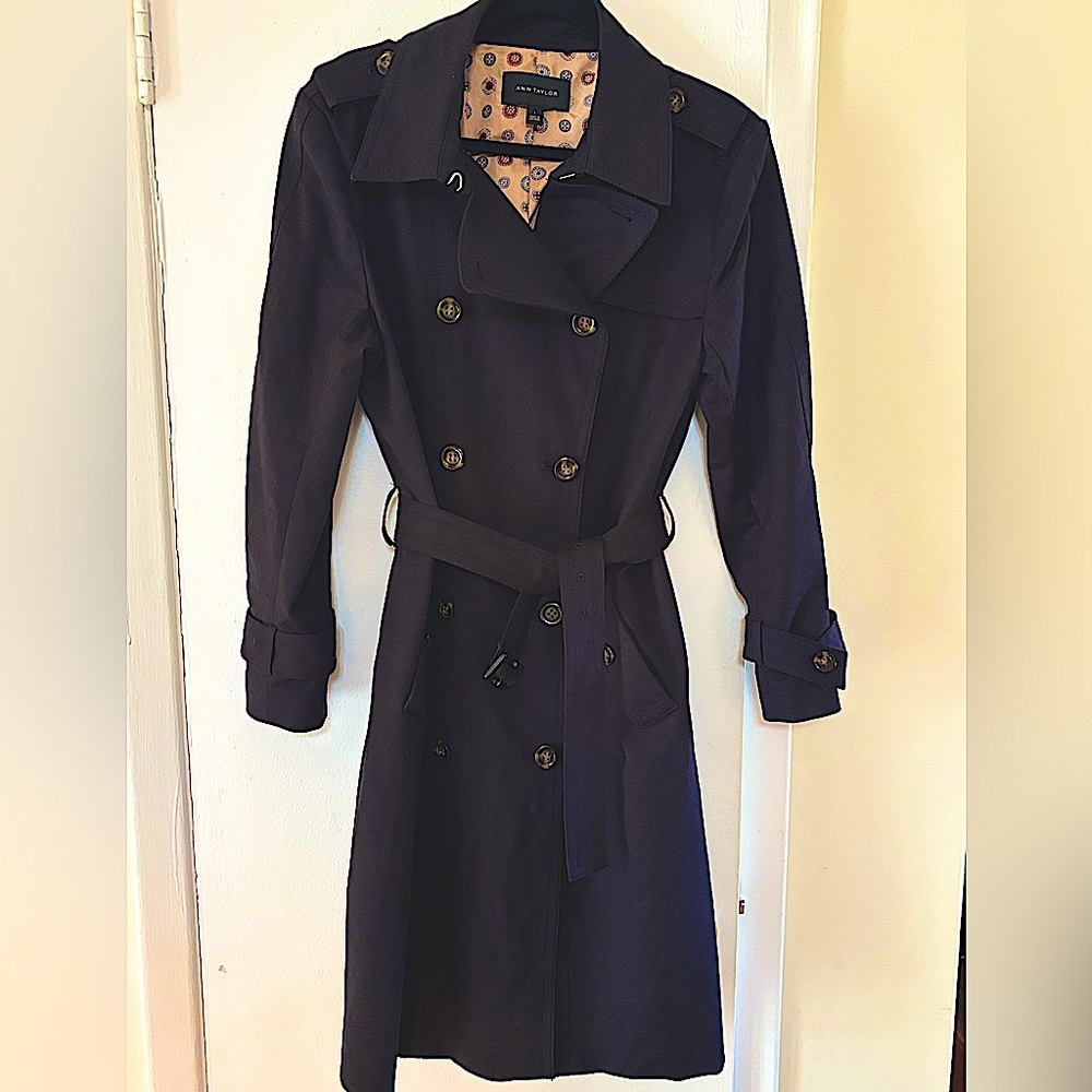 Ann Taylor Black Trench Coat.Fully Lined With Belt And Back Vent. Woman’s Size L